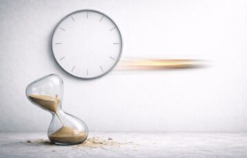 Politika pa akrepa Një politikë ku shpejtësia zëvendëson kohën